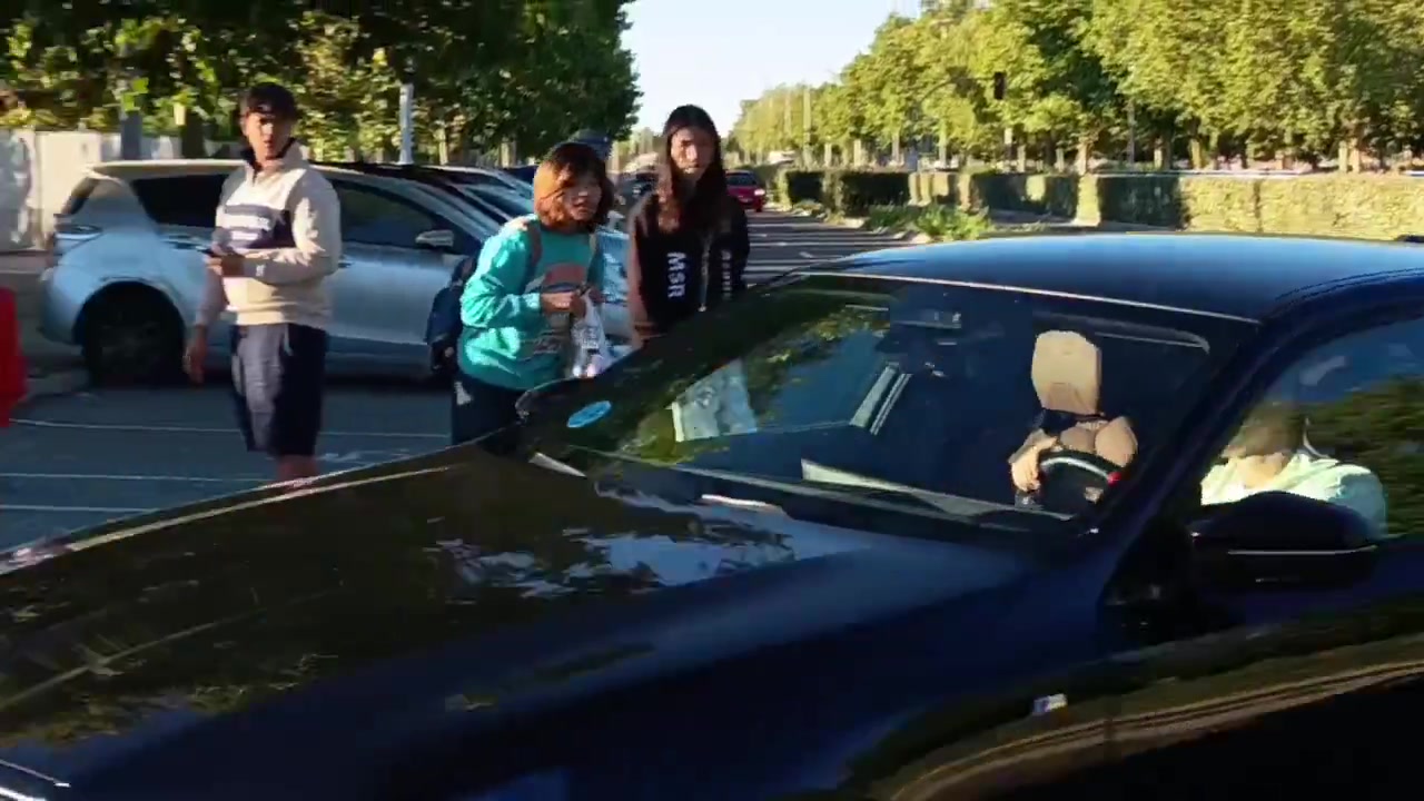 爱游戏app下载-皇马门将卢宁因背部不适提前返基地，预计不影响后续赛事出战